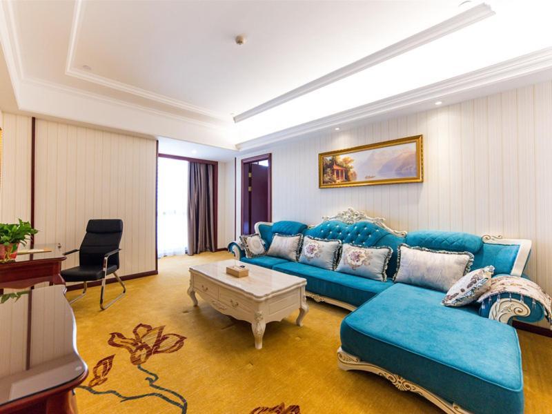 Vienna Hotel Songjiang Wanda Guangfulin Road Exterior photo