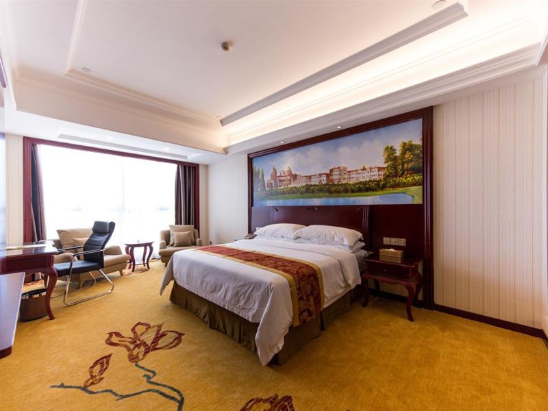 Vienna Hotel Songjiang Wanda Guangfulin Road Exterior photo